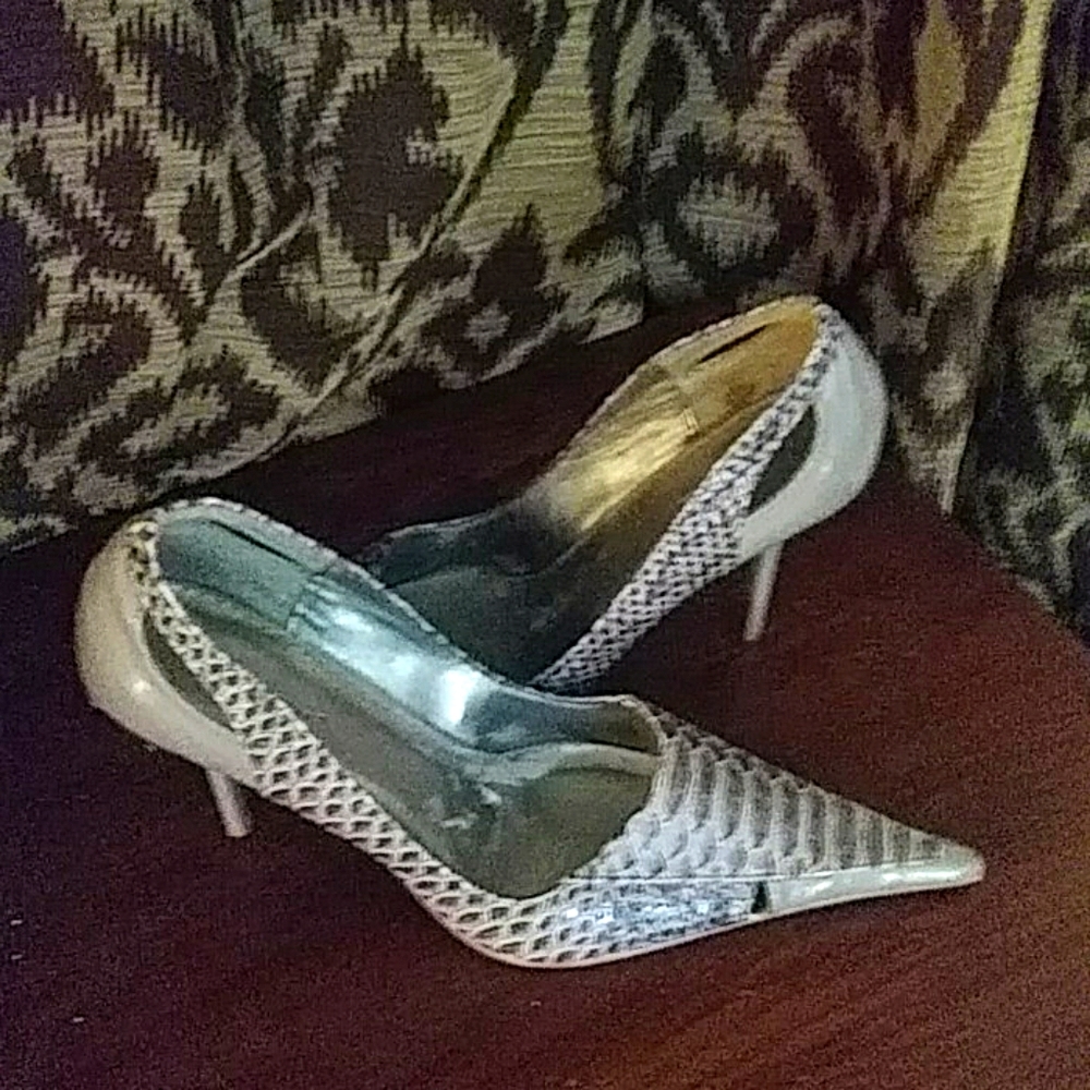 Python print stiletto pumps